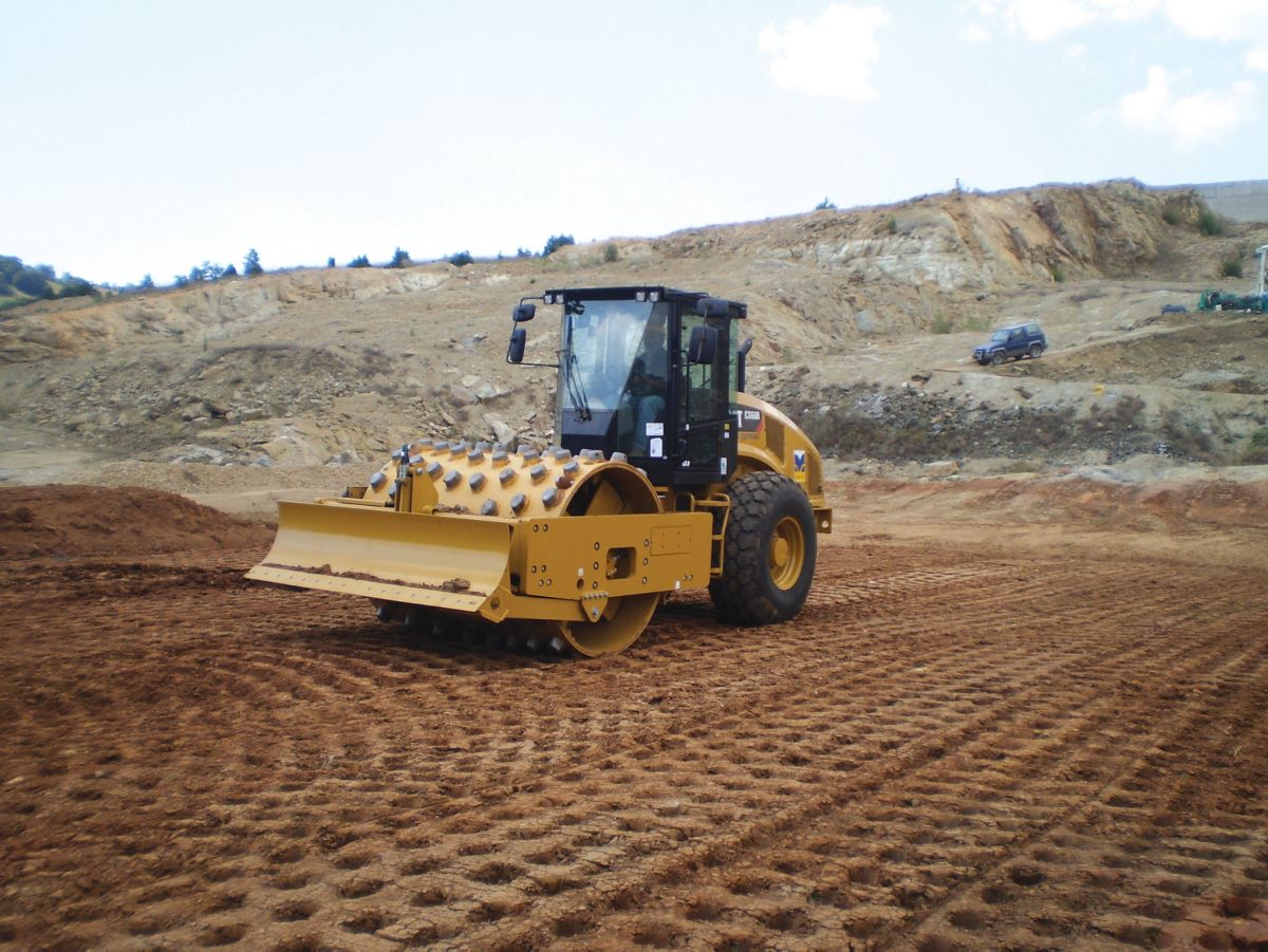 Compactación de Suelos ENRIQUEZ & ENRIQUEZ CONSTRUCIONES EEC S.A.S.  Ecuador