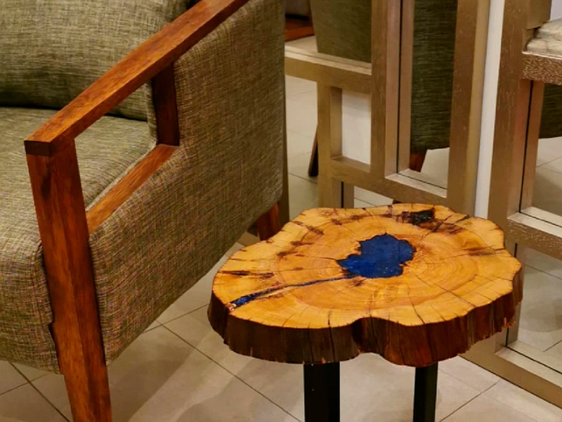 Mesa auxiliar de rodajas de madera natural Ecuador