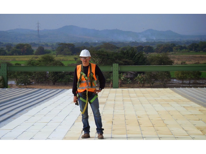 Instalaciones de pisos en adoquinado para calles Ecuador MINGA 3A Construcción y Seguridad	