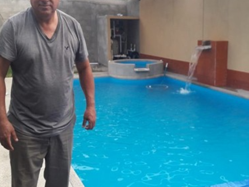 Piscina con cascada Acuapiscinas Quito