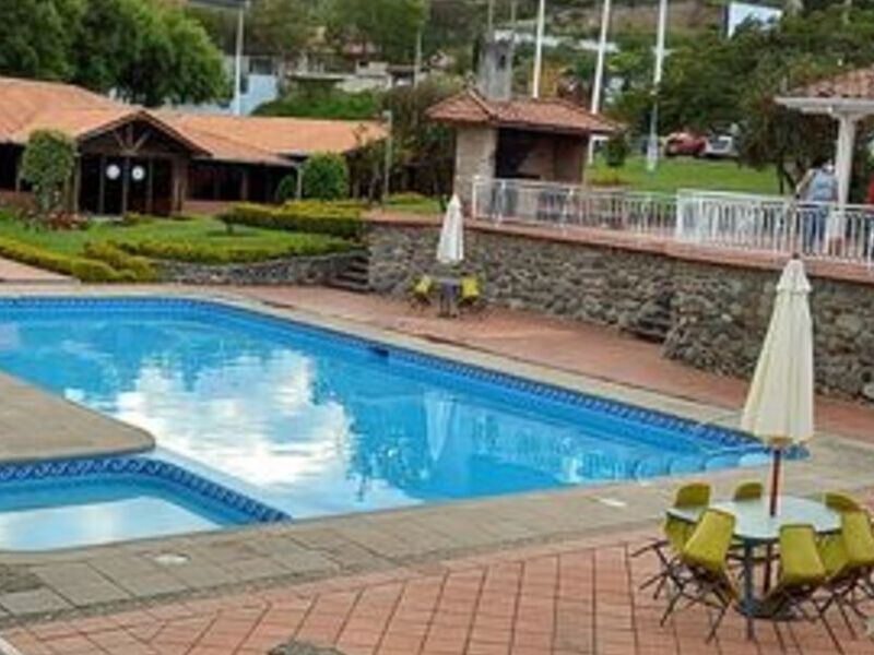 Construcción de piscina Servin Ecuador