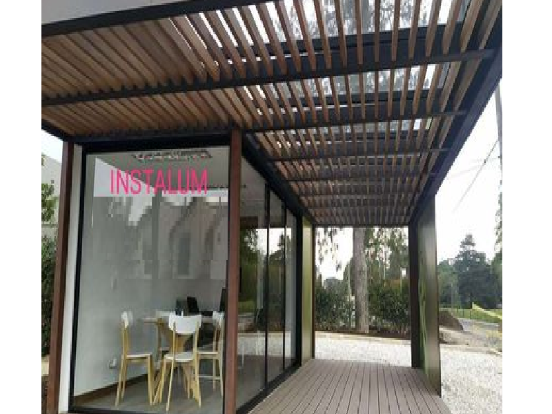 Pérgola en aluminio y vidrio Ecuador