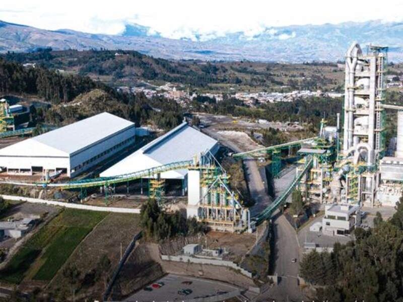 Producción de cemento Ucem Quito