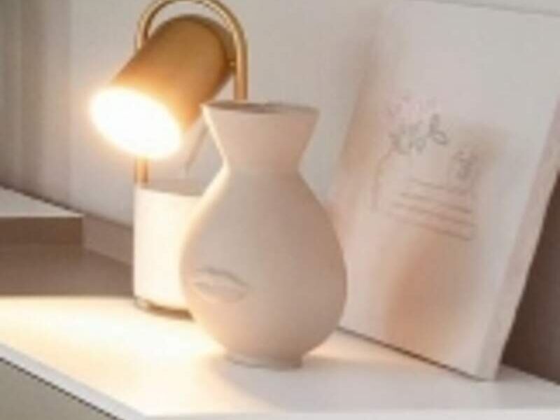 Lámpara de mesa marmol campana