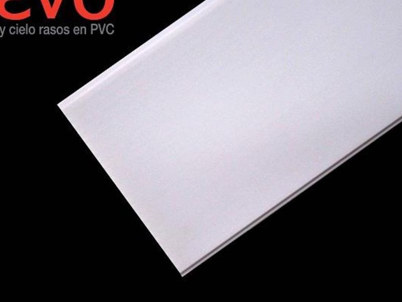 Plancha de PVC para cielorraso Blanco acanalado