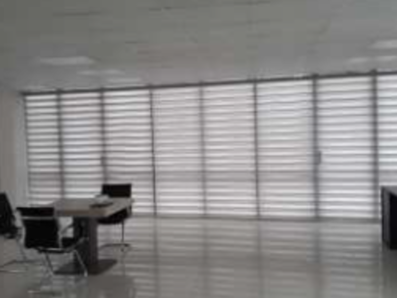 Persiana blanca para puertas