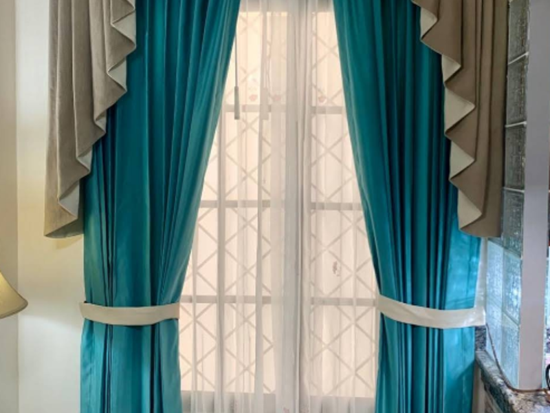 Cortina decorativa celeste