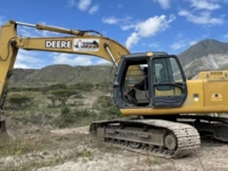 Excavadora Caterpillar 3 Quito