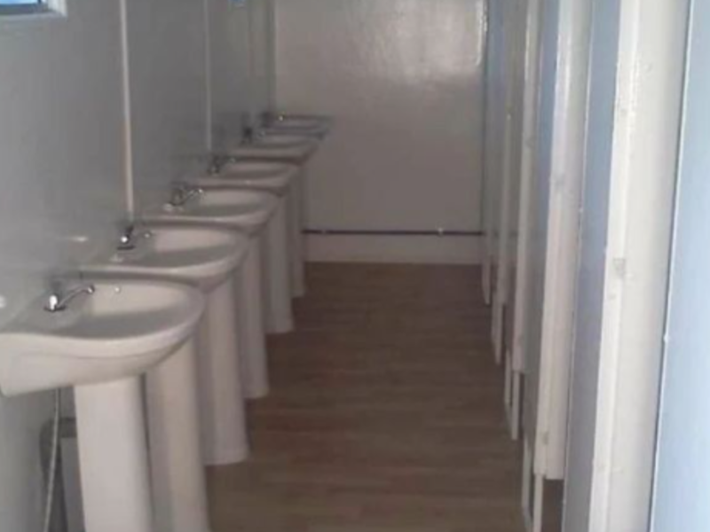 CONTAINER CAMPER BAÑO