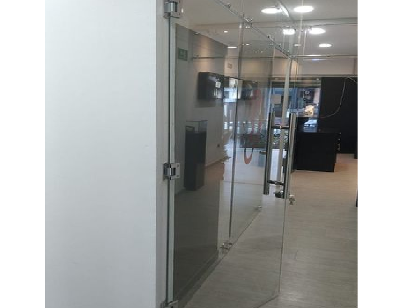 Puerta  en vidrio templado Ecuador