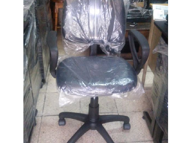 Silla "TUA" negra. Ecuador