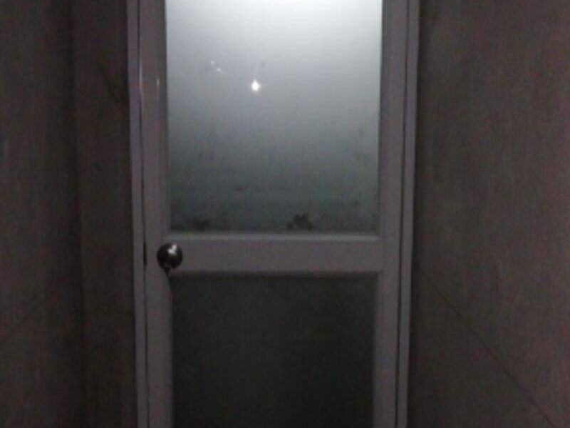 puerta aluminio vidrio