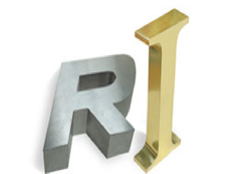Letras en acero y bronce Ecuador