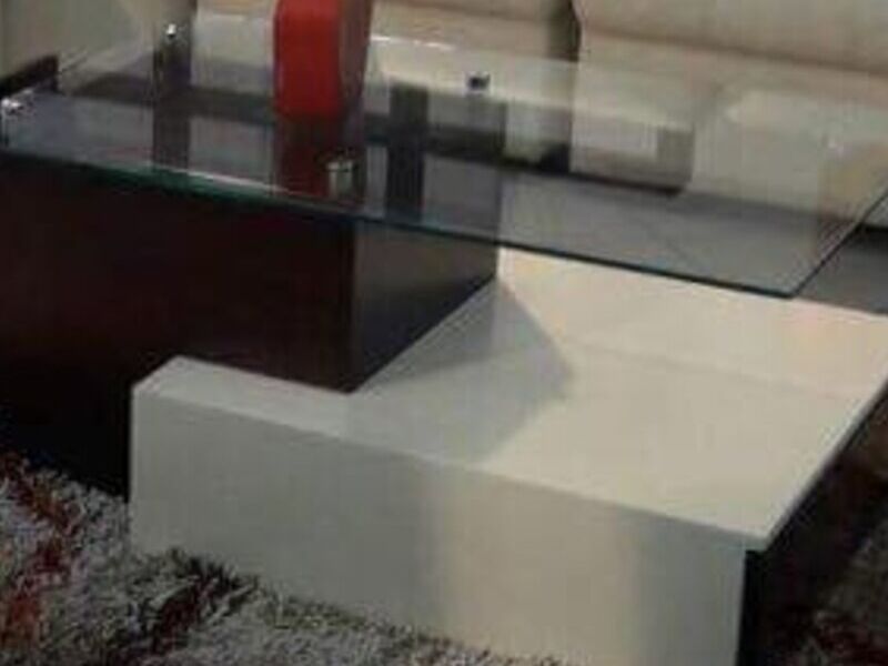 Mesa de centro de sala cuadrada