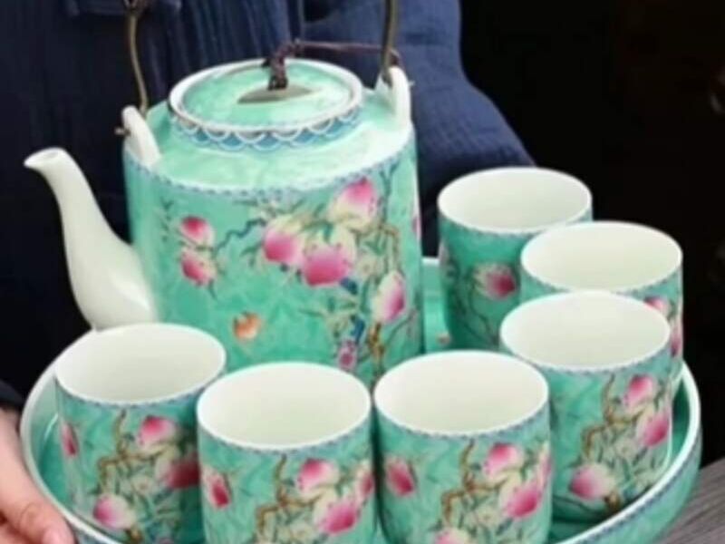 Juego de té y tazas