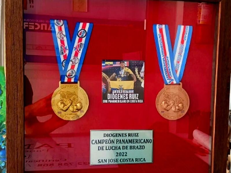 Enmarcación medallas tipo bandeja