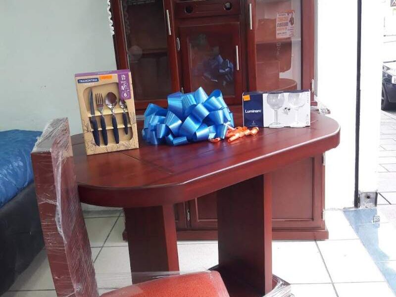 mesa de comedor en cayambe