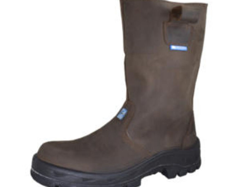 Bota industrial petrolera en Quito