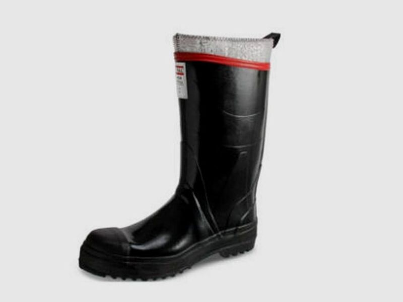 Bota de caucho en Quito
