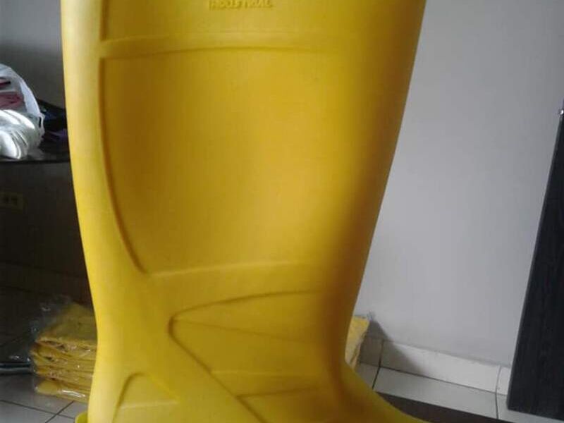 BOTAS DE PVC EN GUAYAQUIL 