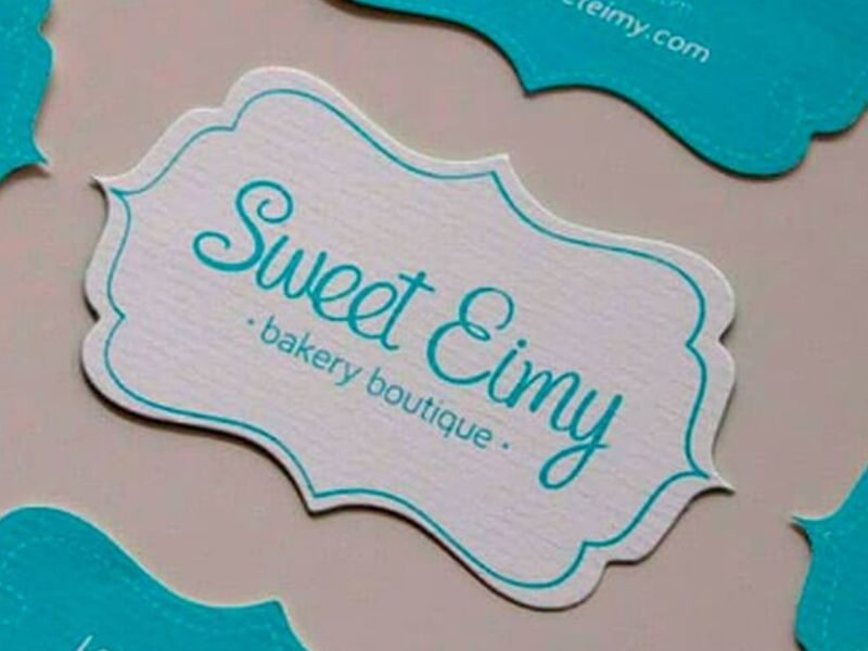 Tarjetas de presentación troqueladas