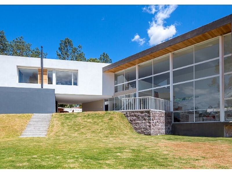 ARQUITECTURA CASA TUMBACO ECUADOR