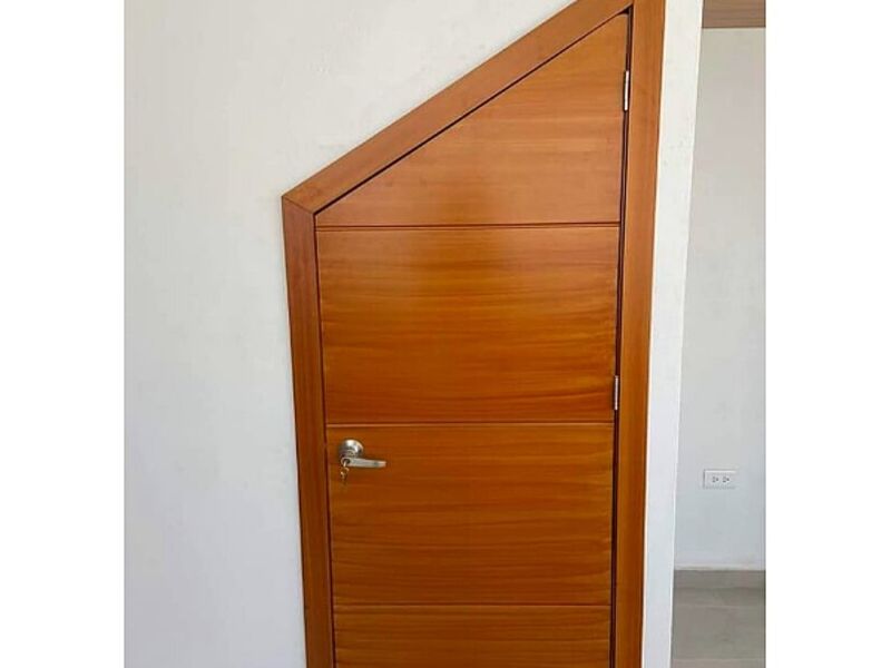 Puerta bodega Ecuador