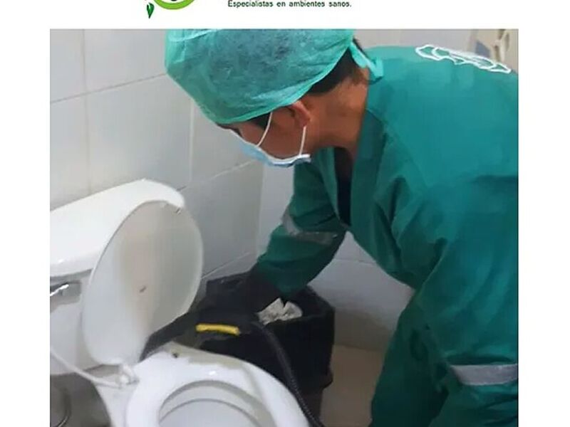 LIMPIEZA PROFUNDA Y DESINFECCIÓN DE BAÑOS