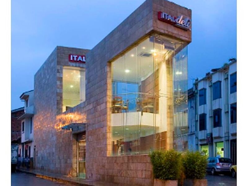 ARQUITECTURA CENTROS ELEGANTES ECUADOR