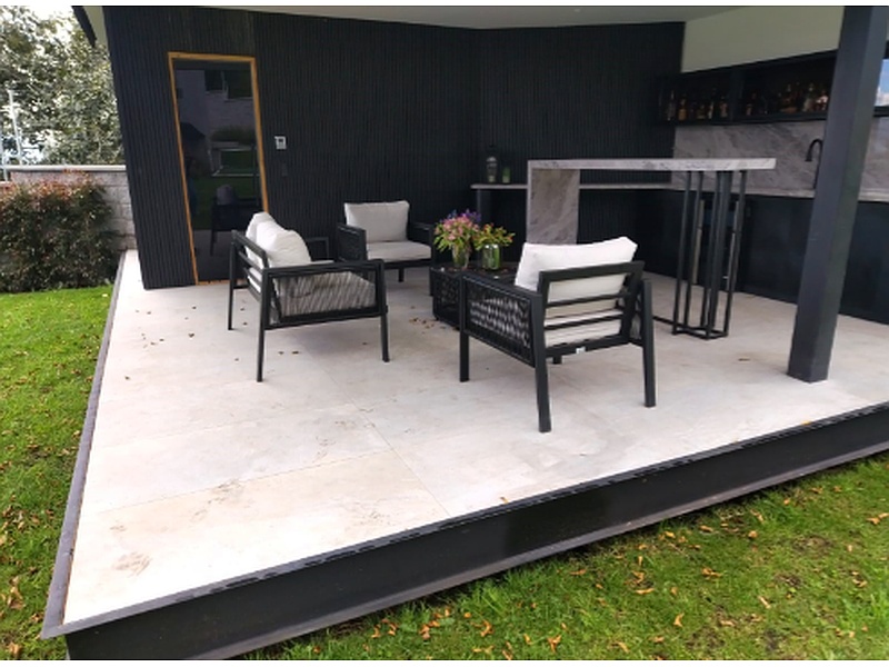 Sala exterior Colona