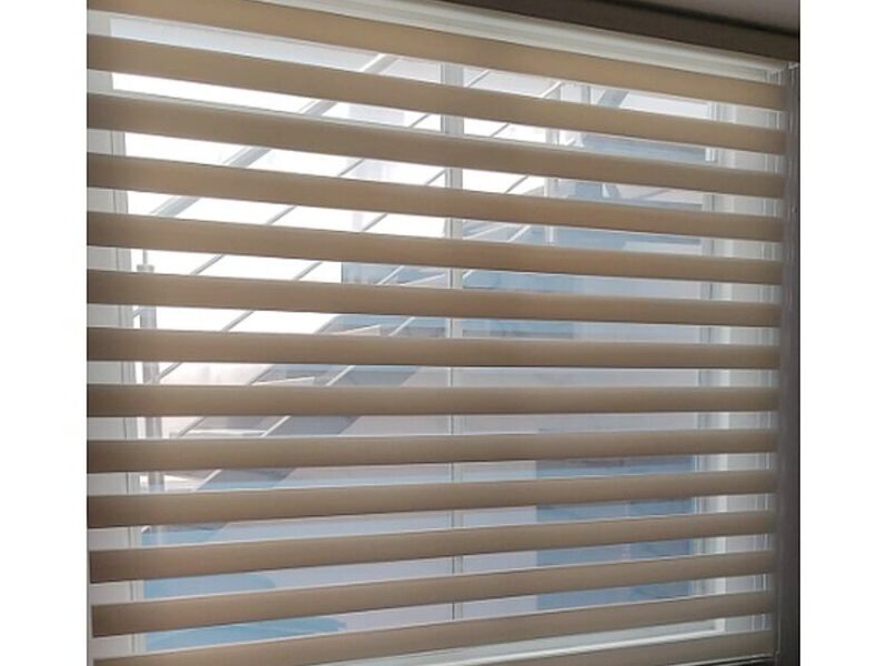 CORTINAS BLANCAS ROLLER HORIZONTALES ECUADOR