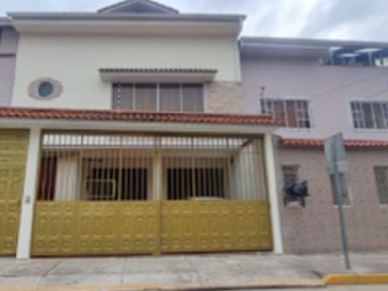 Casa de 2 departamentos en Ricaurte