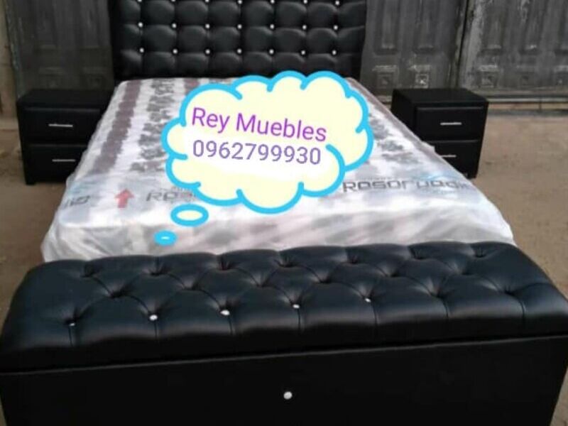 Cama King Cuero Negro Quito
