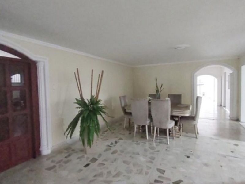 Monteserrin  Casa venta Ecuador