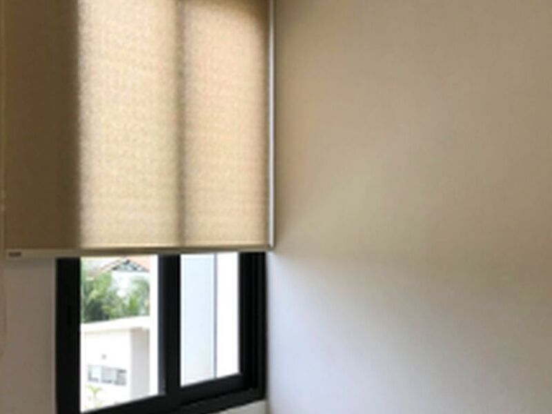 Cortina Enrollable Color beige Ecuador