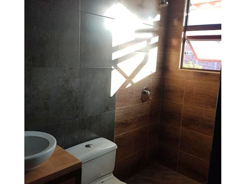 BAÑOS ARQUITECTURA ECUADOR