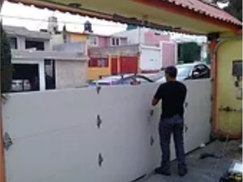 Fabricación de todo tipo de puertas Ecuador