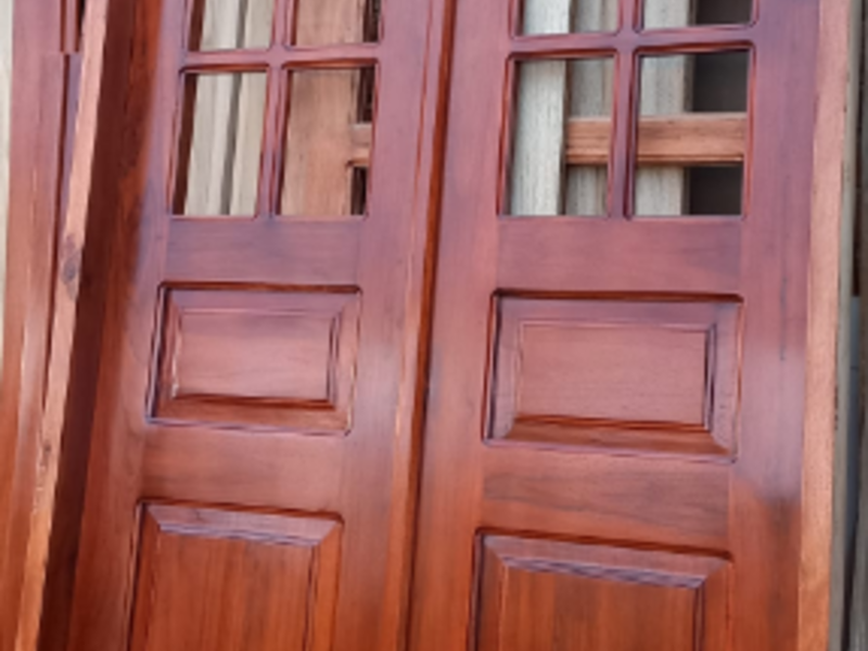 PUERTA MADERA QUITO