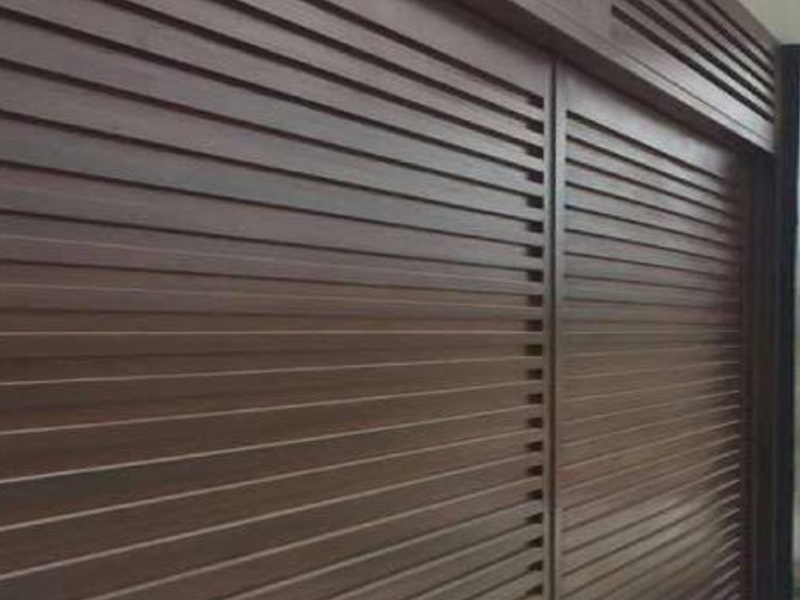 PUERTA ALUMINIO QUITO