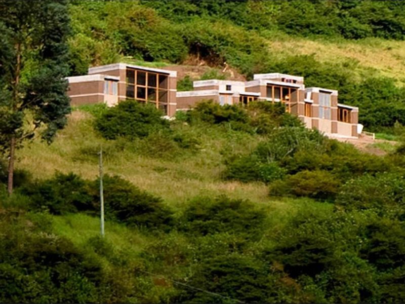 CASA ENTRE MUROS ECUADOR