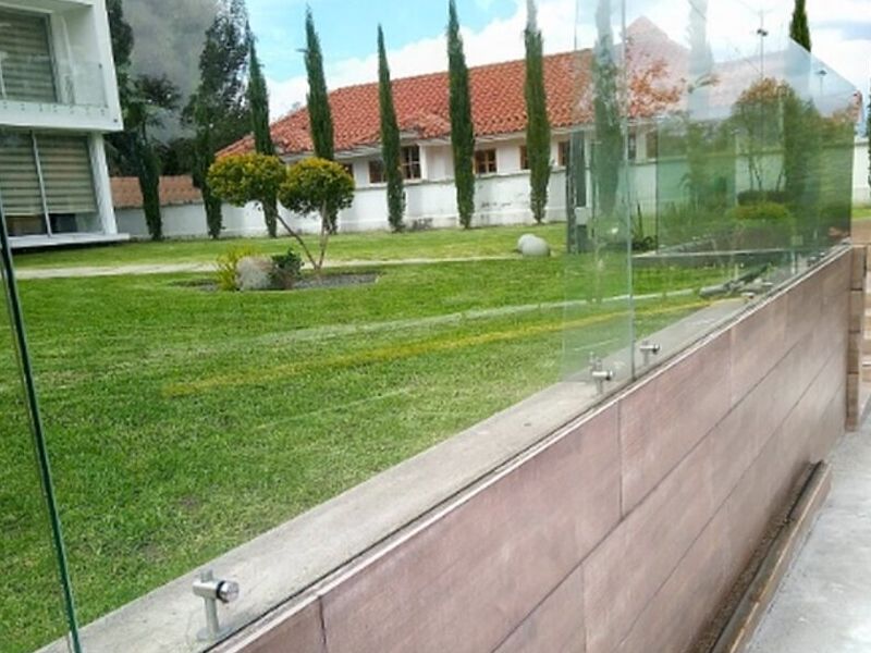 Cerca aluminio vidrio Ecuador