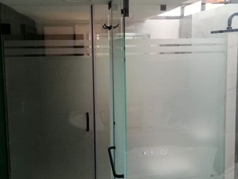 Cortinas baño vidrio templado Ecuador