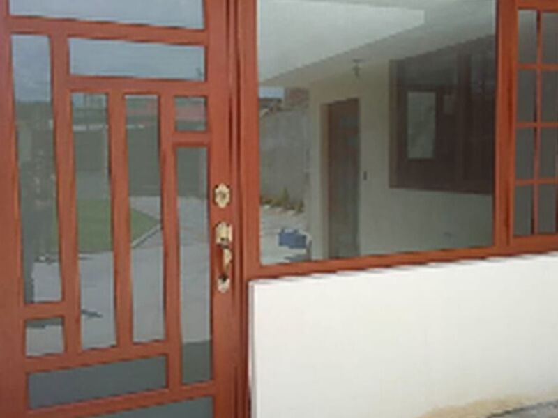 Puerta Aluminio Latacunga