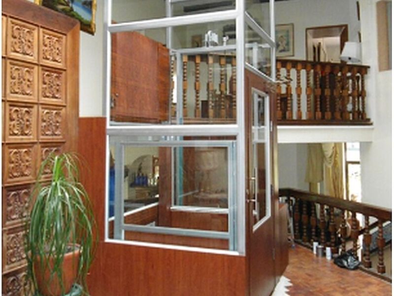 Ascensor diseño madera Ecuador 