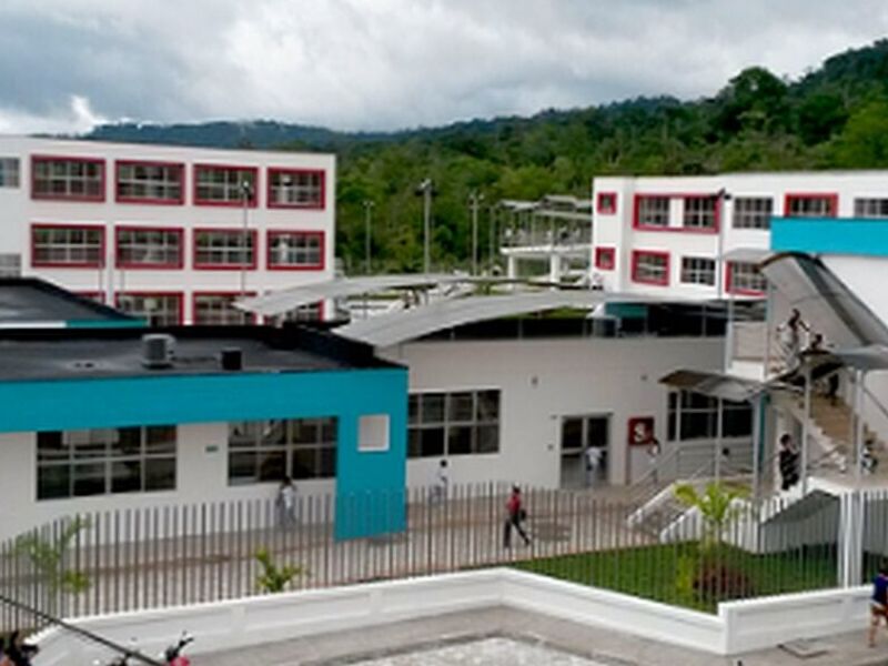 ESCUELA LUMBAQUÍ ECUADOR