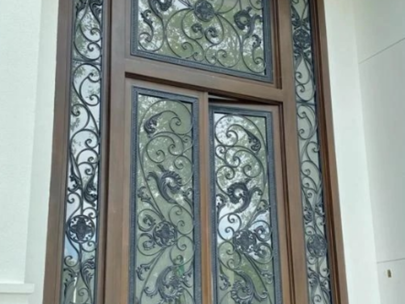 PUERTA HIERRO CARCHI