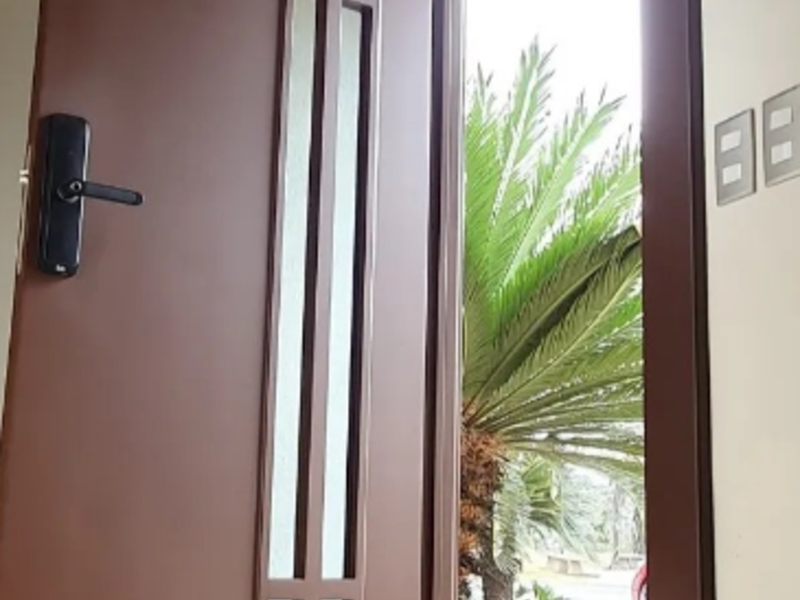PUERTA HIERRO AMBATO