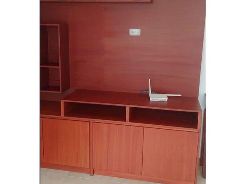 Mueble tv mediano Quito