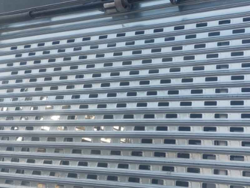 PUERTA ACERO ESMERALDAS