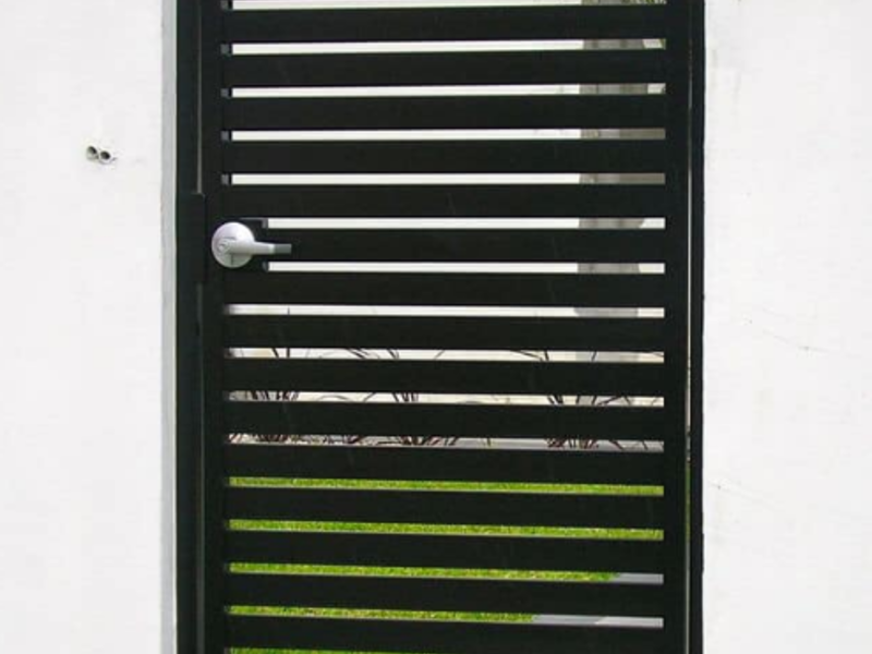 PUERTA ACERO MANABÍ